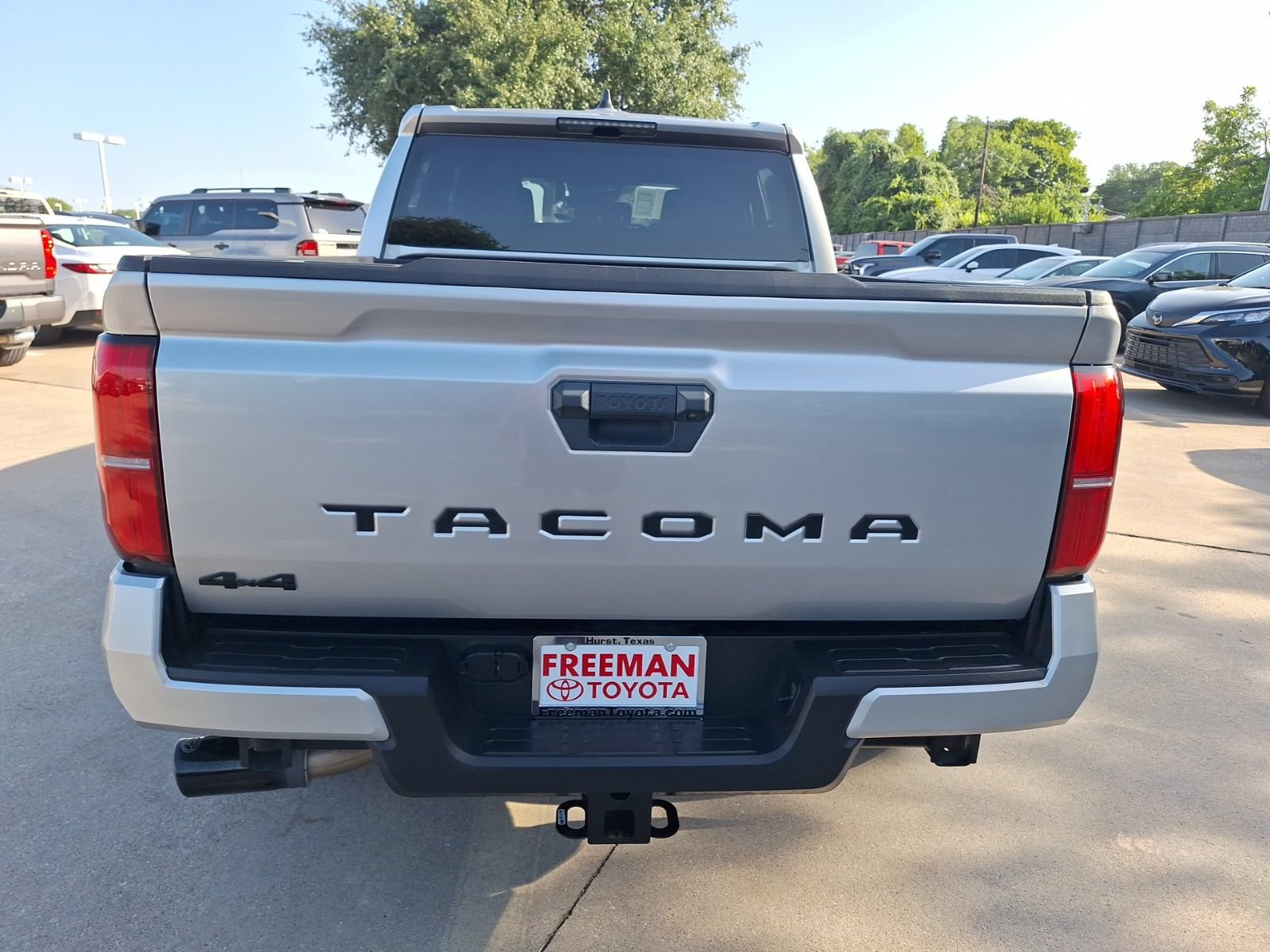 Used 2024 Toyota Tacoma TRD Sport AWD/4WD image 5