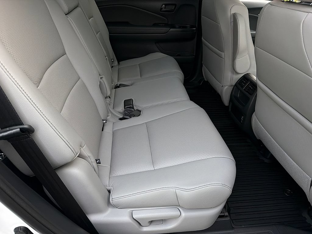 Used 2023 Honda Passport EX-L image 31
