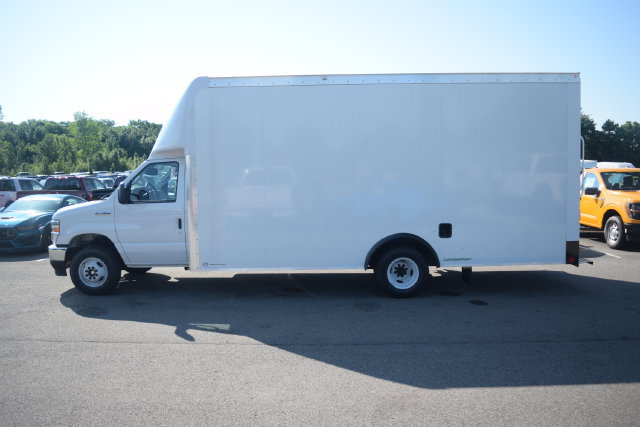 New 2027 Ford E-450 and Econoline 450 Super Duty w/ Power Equipment Group RWD image 17