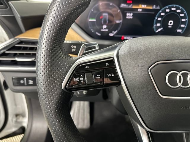 Used 2022 Audi e-tron GT Premium Plus image 15