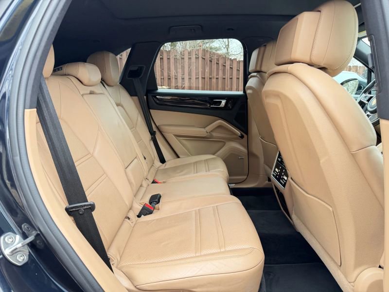 Used 2019 Porsche Cayenne AWD/4WD image 26