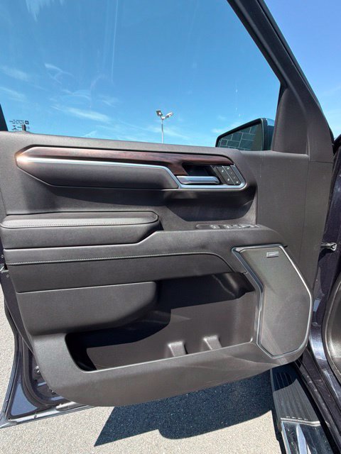 Used 2022 GMC Sierra 1500 SLT w/ SLT Premium Plus Package AWD/4WD image 9
