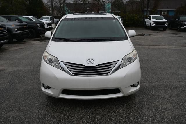 Used 2015 Toyota Sienna XLE image 5