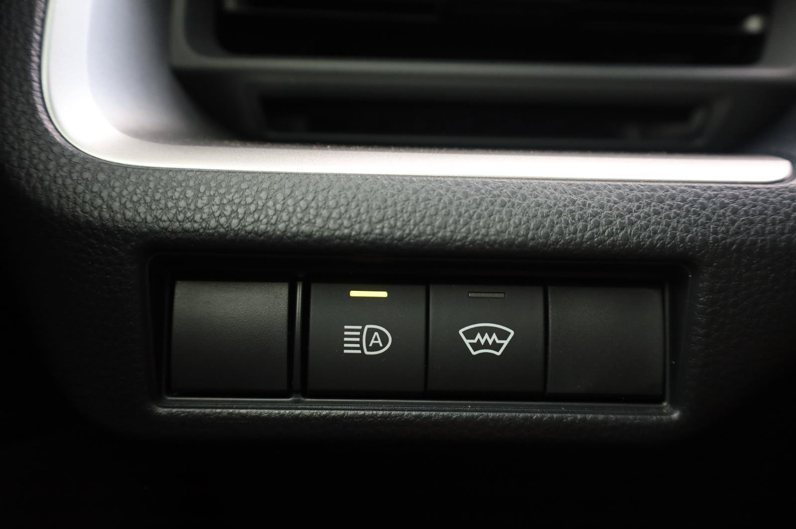 Used 2024 Toyota Prius LE FWD image 33