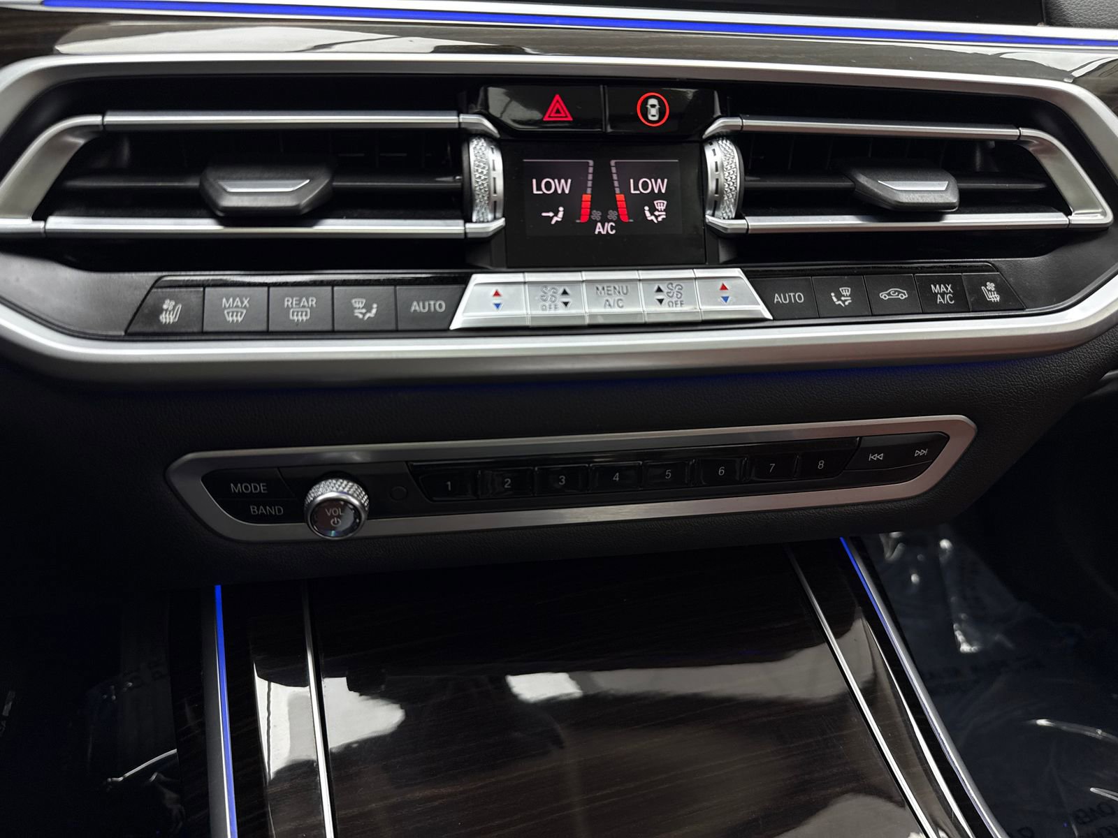 Used 2019 BMW X7 xDrive40i w/ Luxury Seating Package image 29