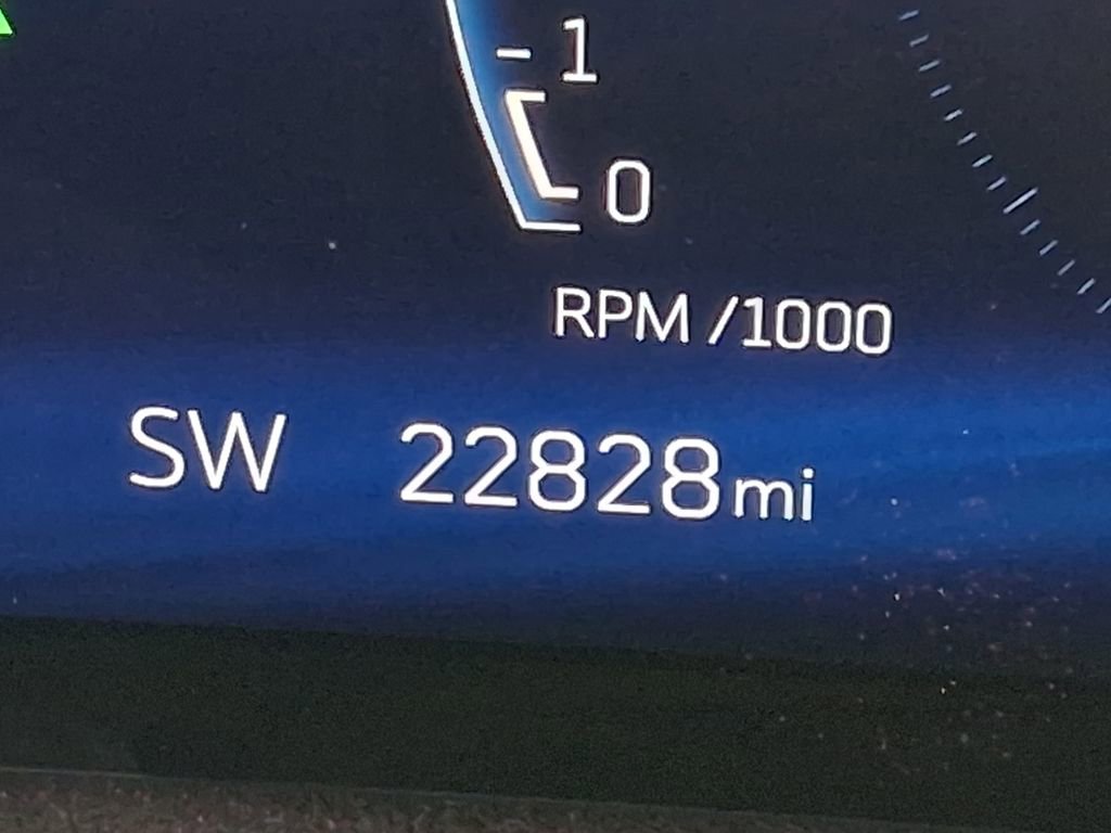 Used 2025 Cadillac XT4 Sport FWD image 15