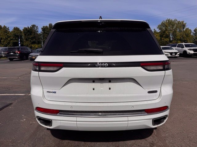 Used 2023 Jeep Grand Cherokee Overland w/ Luxury Tech Group IV AWD/4WD image 3
