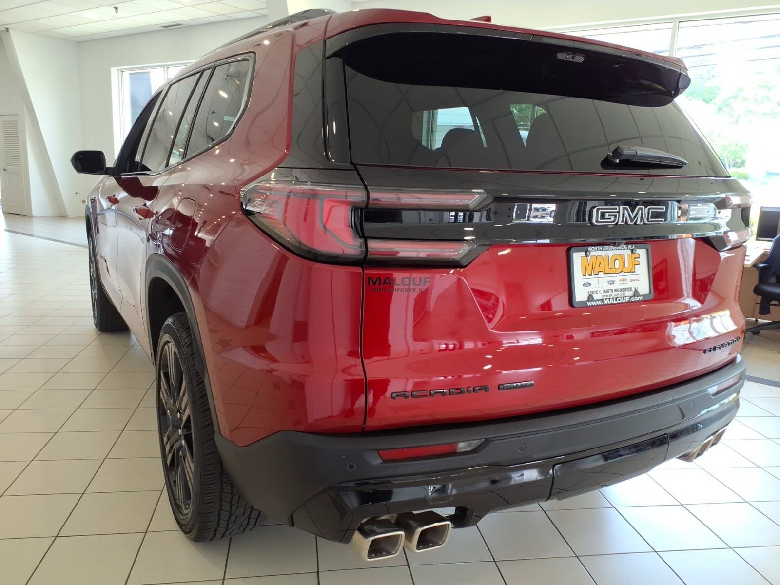 Used 2026 GMC Acadia Elevation w/ Black Edition AWD/4WD image 4