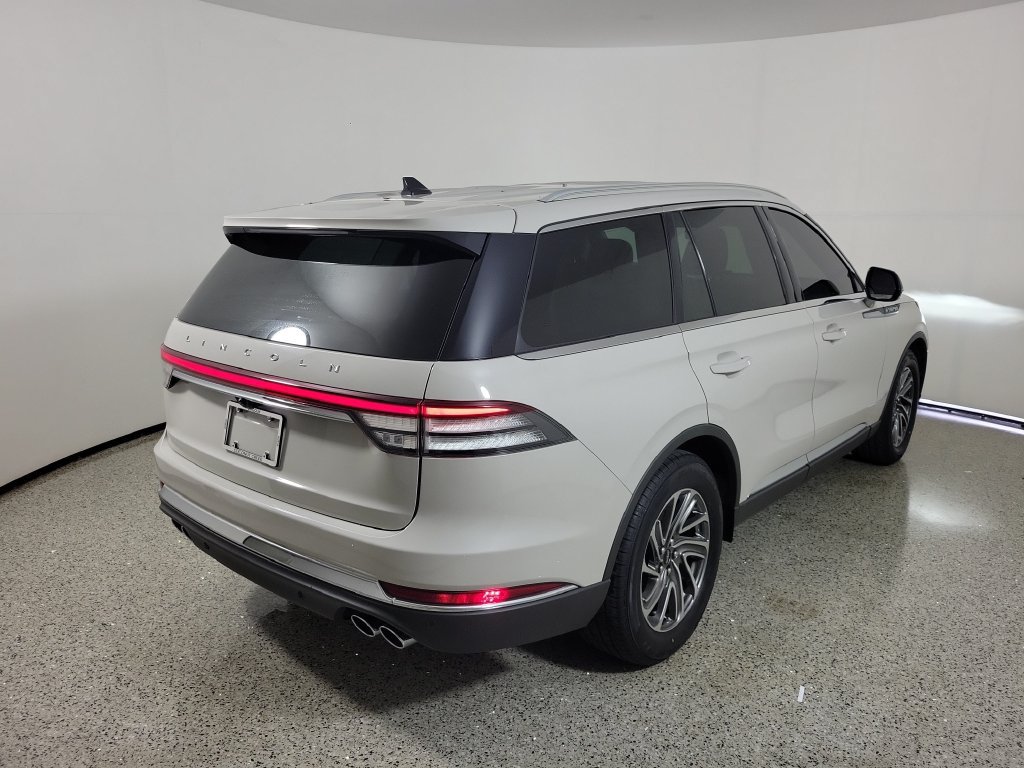 Certified 2024 Lincoln Aviator 2WD image 4