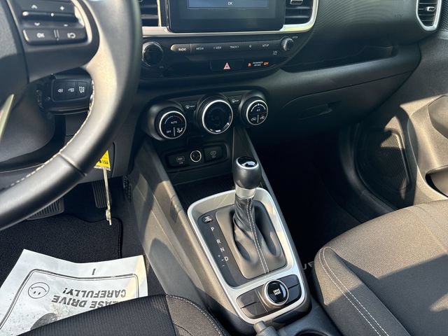 Used 2023 Hyundai Venue SEL FWD image 20