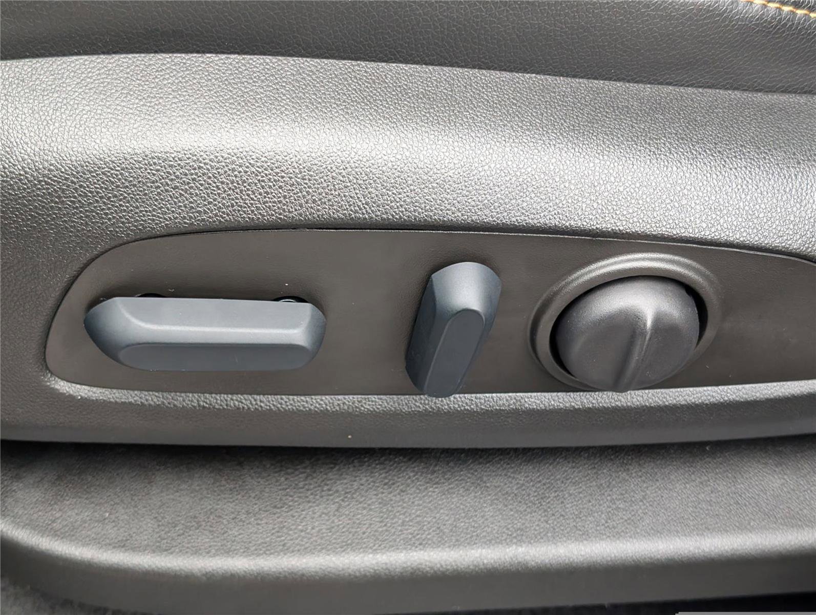 Used 2022 GMC Terrain AT4 w/ Infotainment Package II image 22