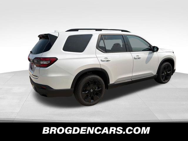 New 2026 Honda Pilot Black Edition image 3