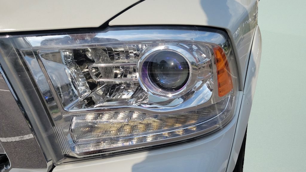 Used 2018 RAM 1500 Laramie Longhorn image 9