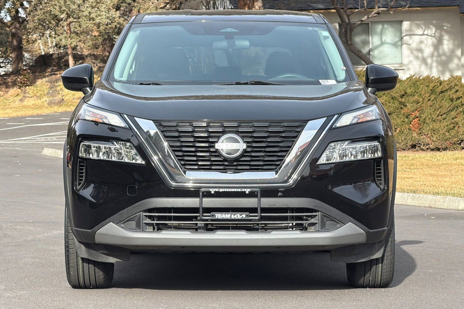 Used 2023 Nissan Rogue SV image 9