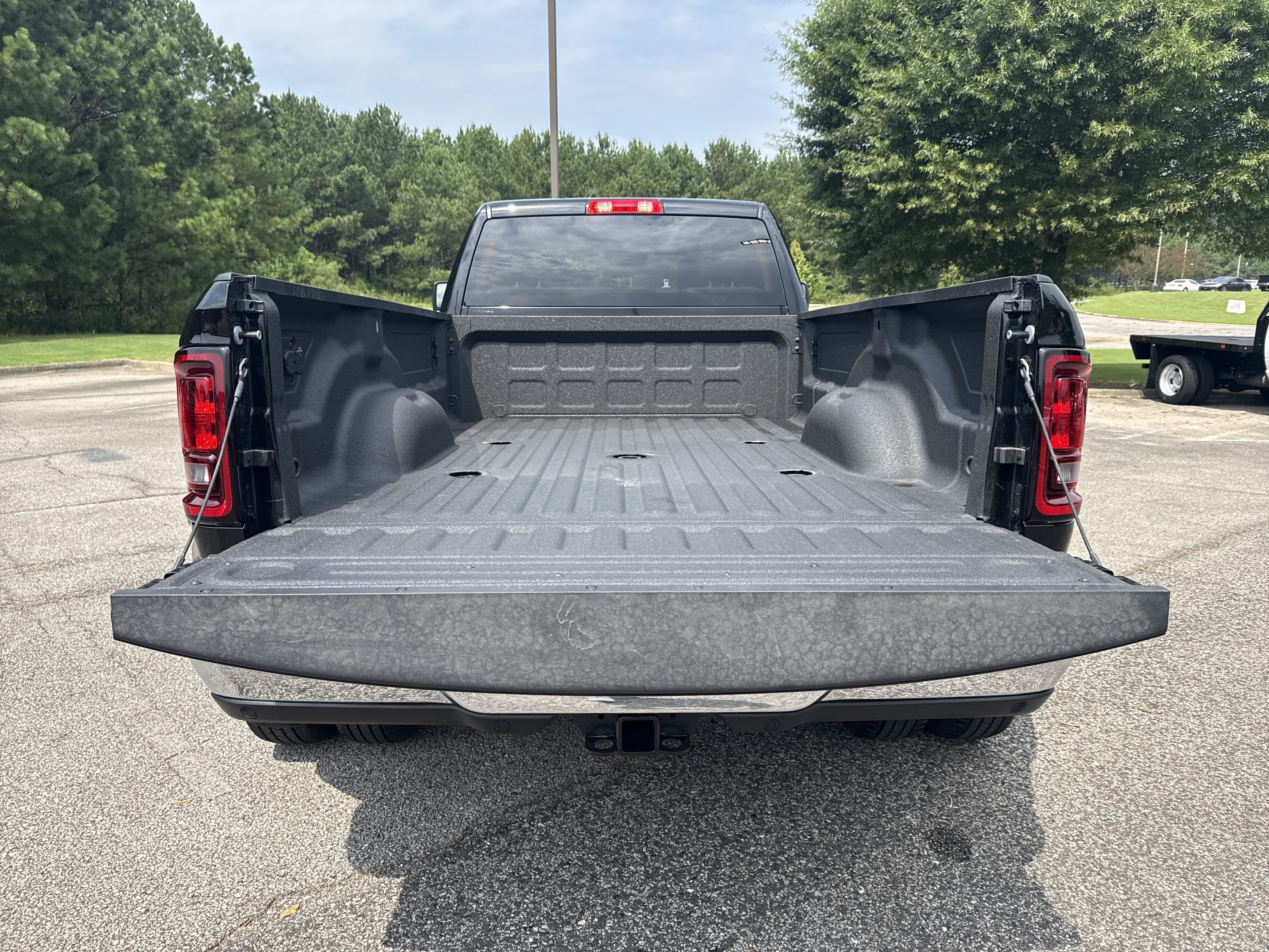 New 2026 RAM 3500 Tradesman w/ Chrome Appearance Group A AWD/4WD image 18