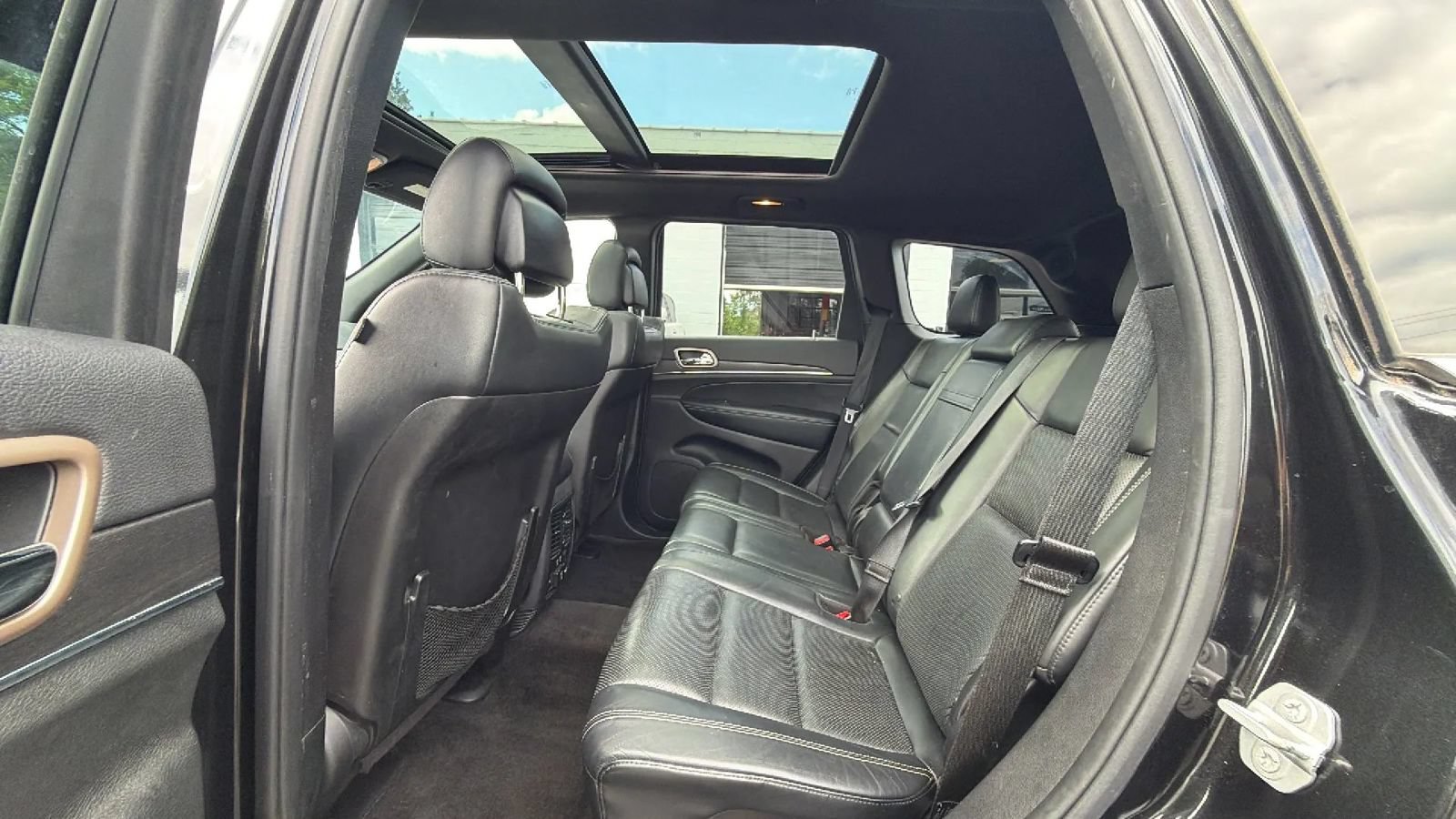 Used 2015 Jeep Grand Cherokee Limited w/ Luxury Group II RWD image 31