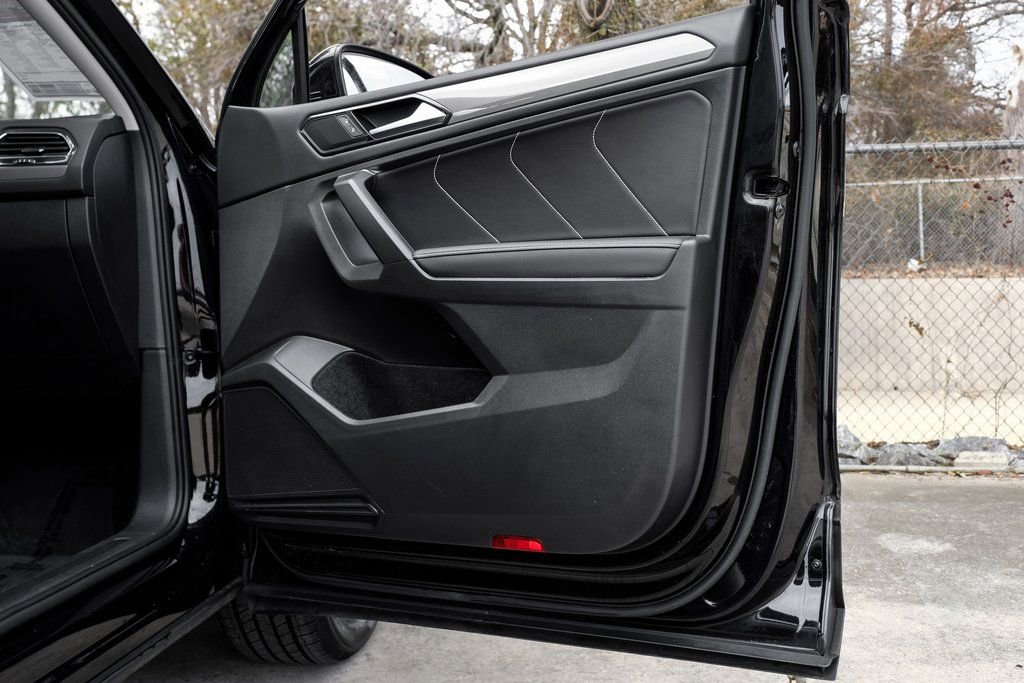 Used 2022 Volkswagen Tiguan SE image 59