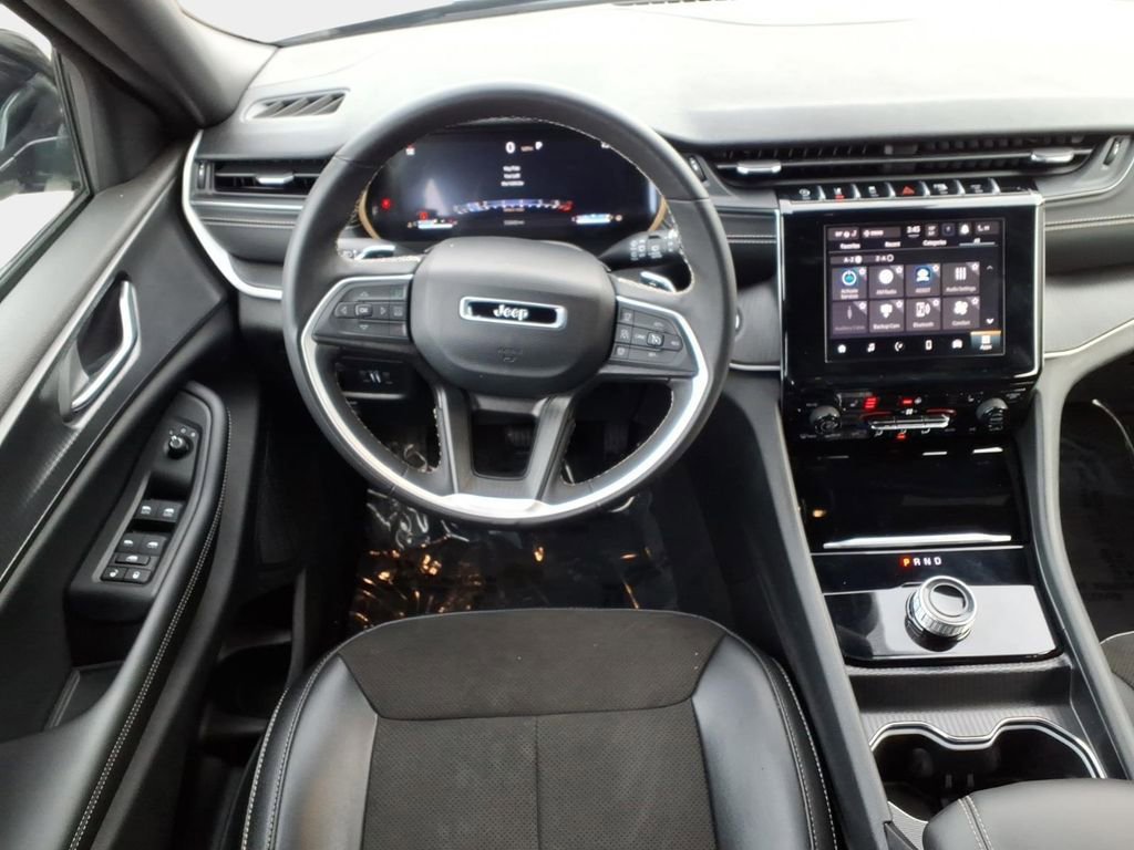 Certified 2024 Jeep Grand Cherokee L Laredo image 17