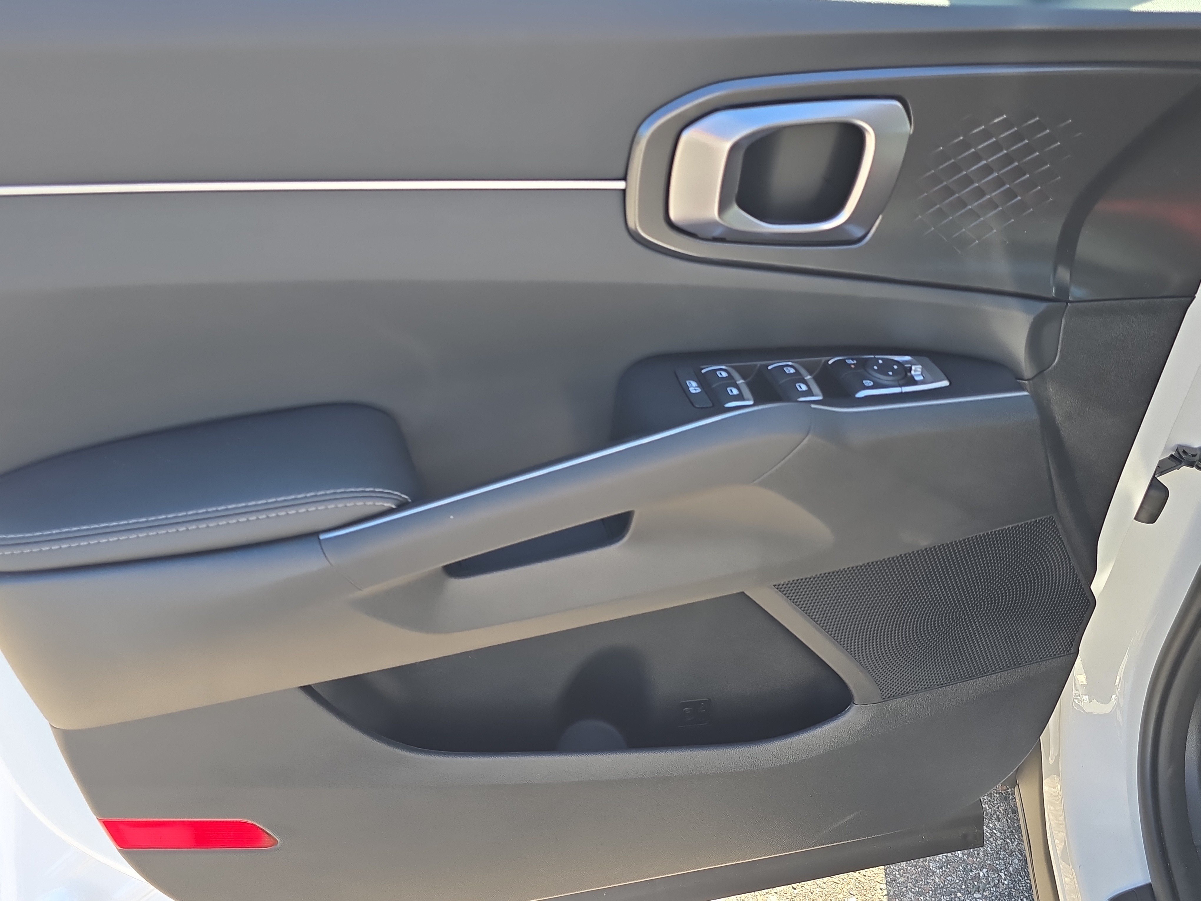 New 2026 Kia Sorento LX FWD image 16
