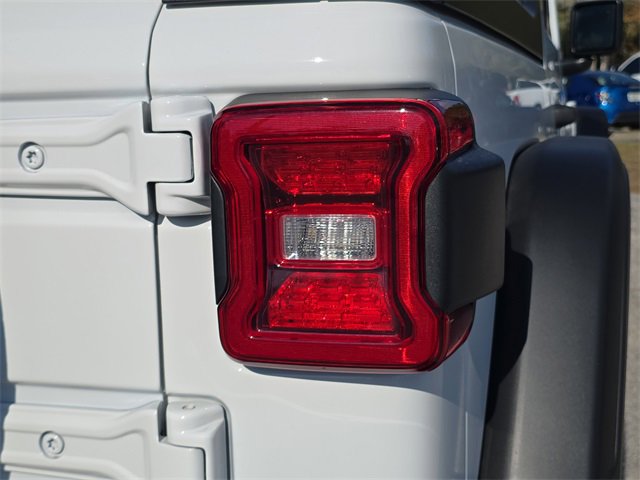 Certified 2022 Jeep Wrangler Unlimited Rubicon w/ Safety Group image 8