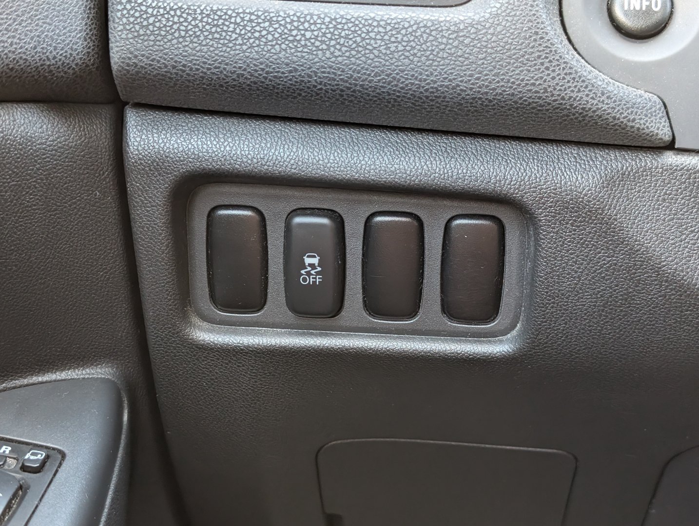 Used 2017 Mitsubishi Outlander Sport SEL AWD/4WD image 17