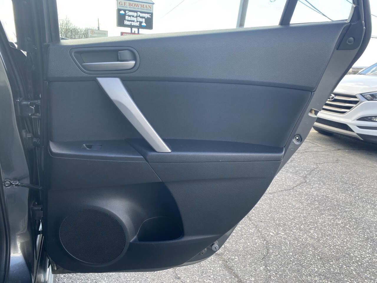 Used 2011 MAZDA MAZDA3 s Sport FWD image 19