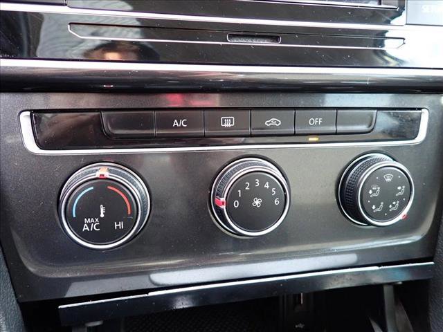 Used 2018 Volkswagen Golf S image 18