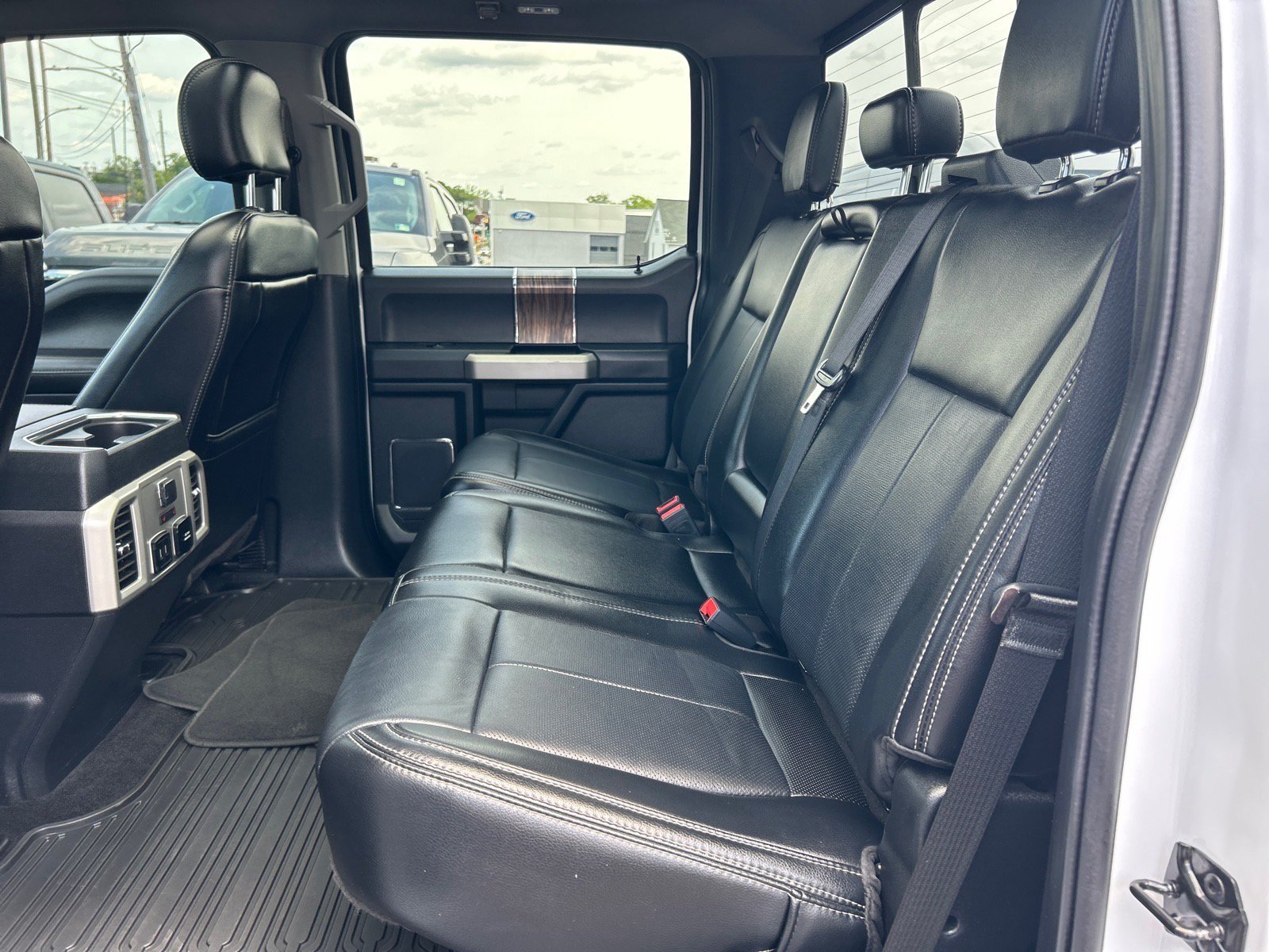 Used 2020 Ford F150 Lariat w/ Equipment Group 502A Luxury AWD/4WD image 11
