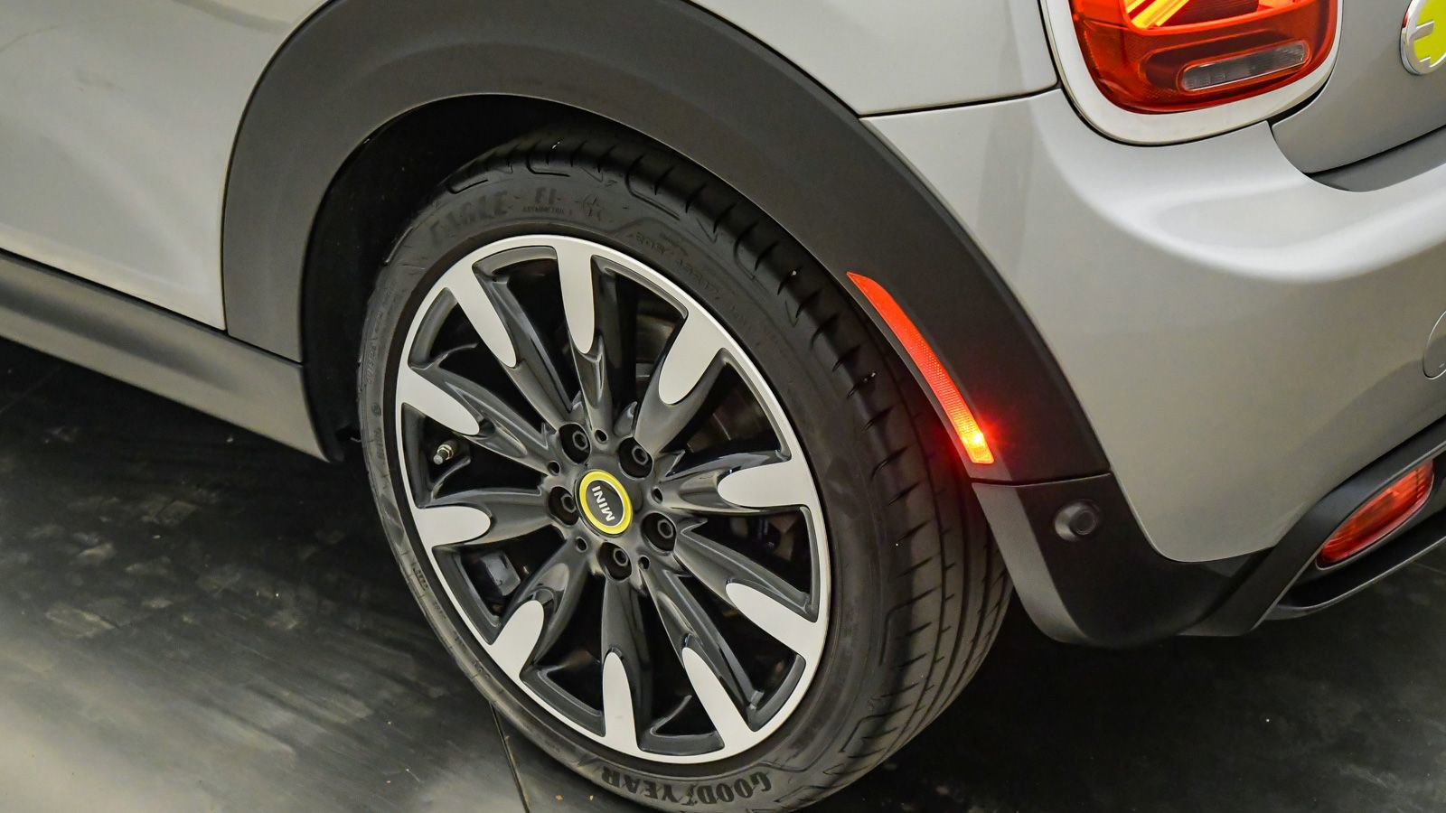 Certified 2024 MINI Cooper SE FWD image 11