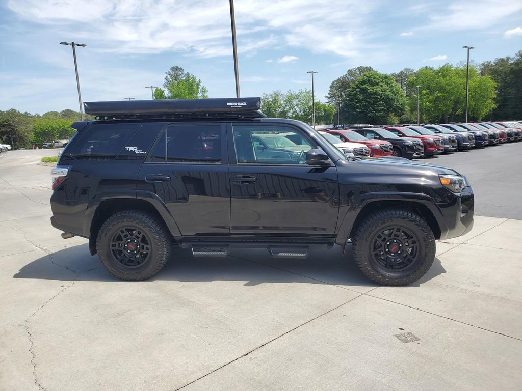 Used 2018 Toyota 4Runner TRD Off-Road AWD/4WD image 2