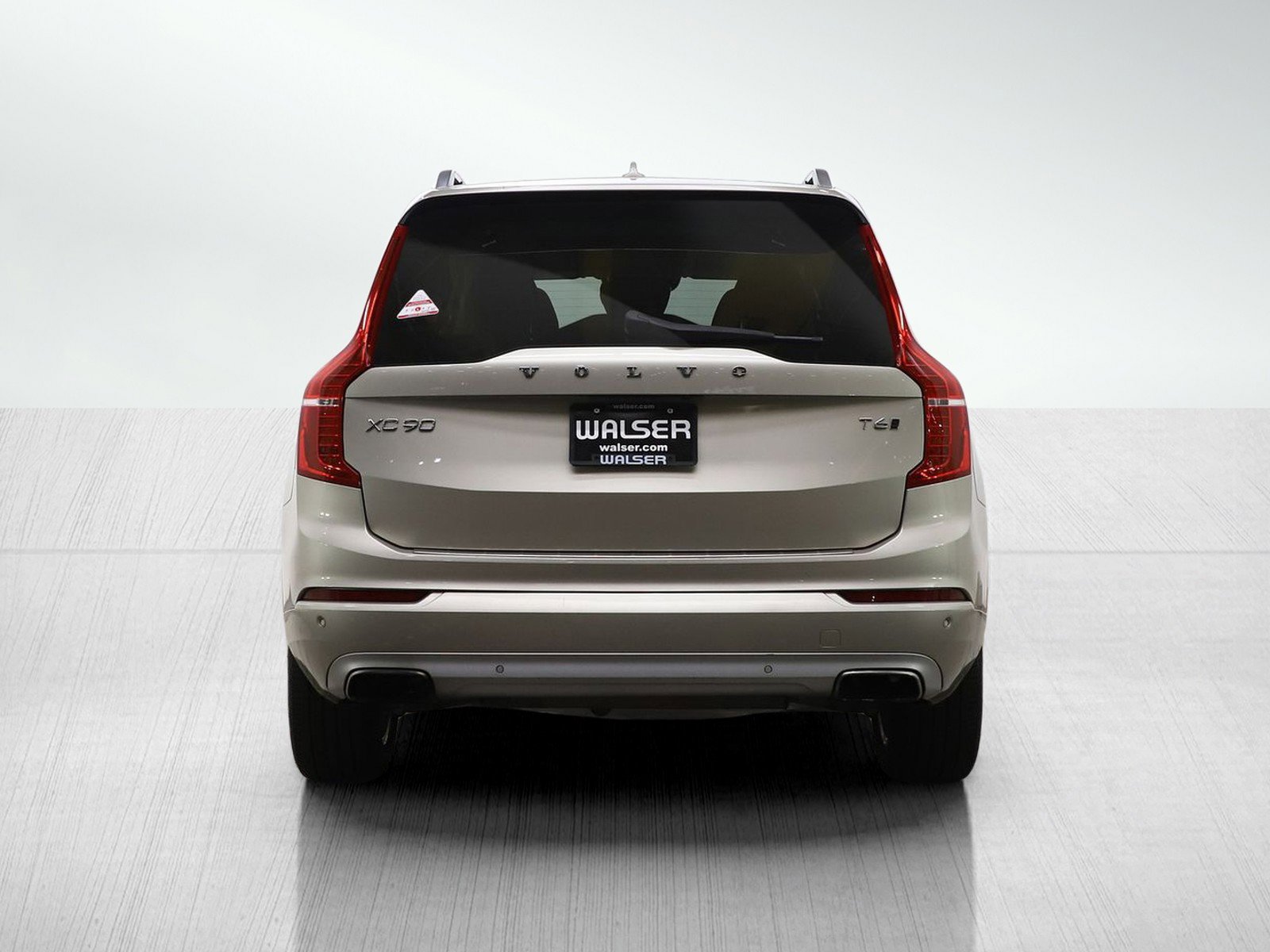 Used 2016 Volvo XC90 T6 Momentum w/ Momentum Plus Package AWD/4WD image 4
