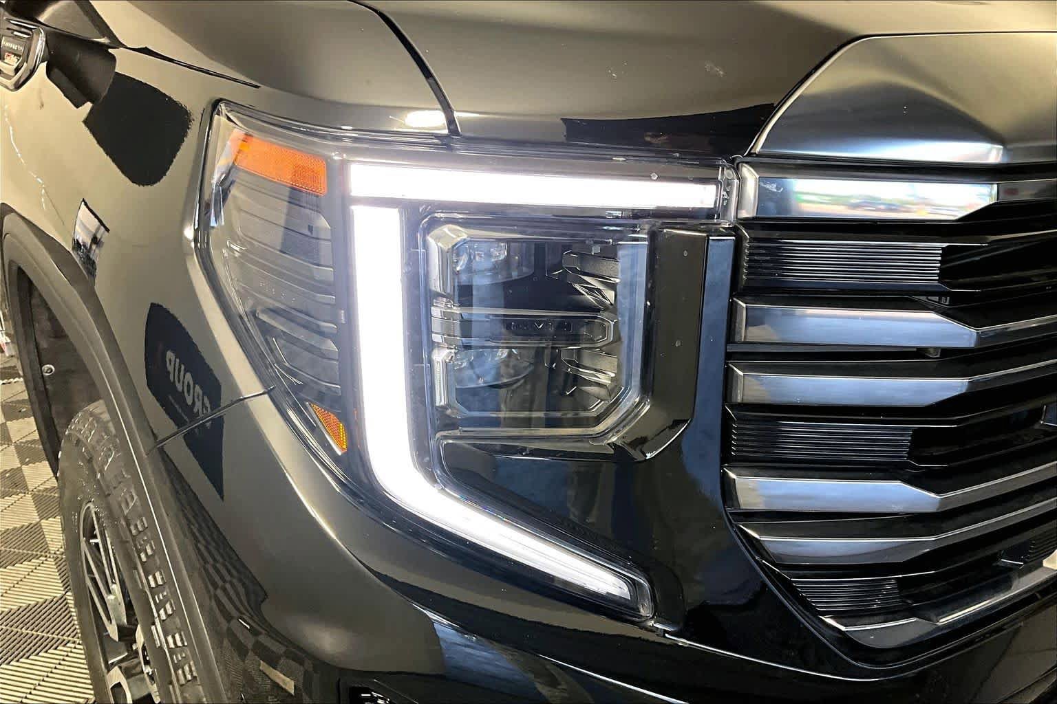 Certified 2023 GMC Sierra 1500 AT4 w/ AT4 Premium Package AWD/4WD image 27