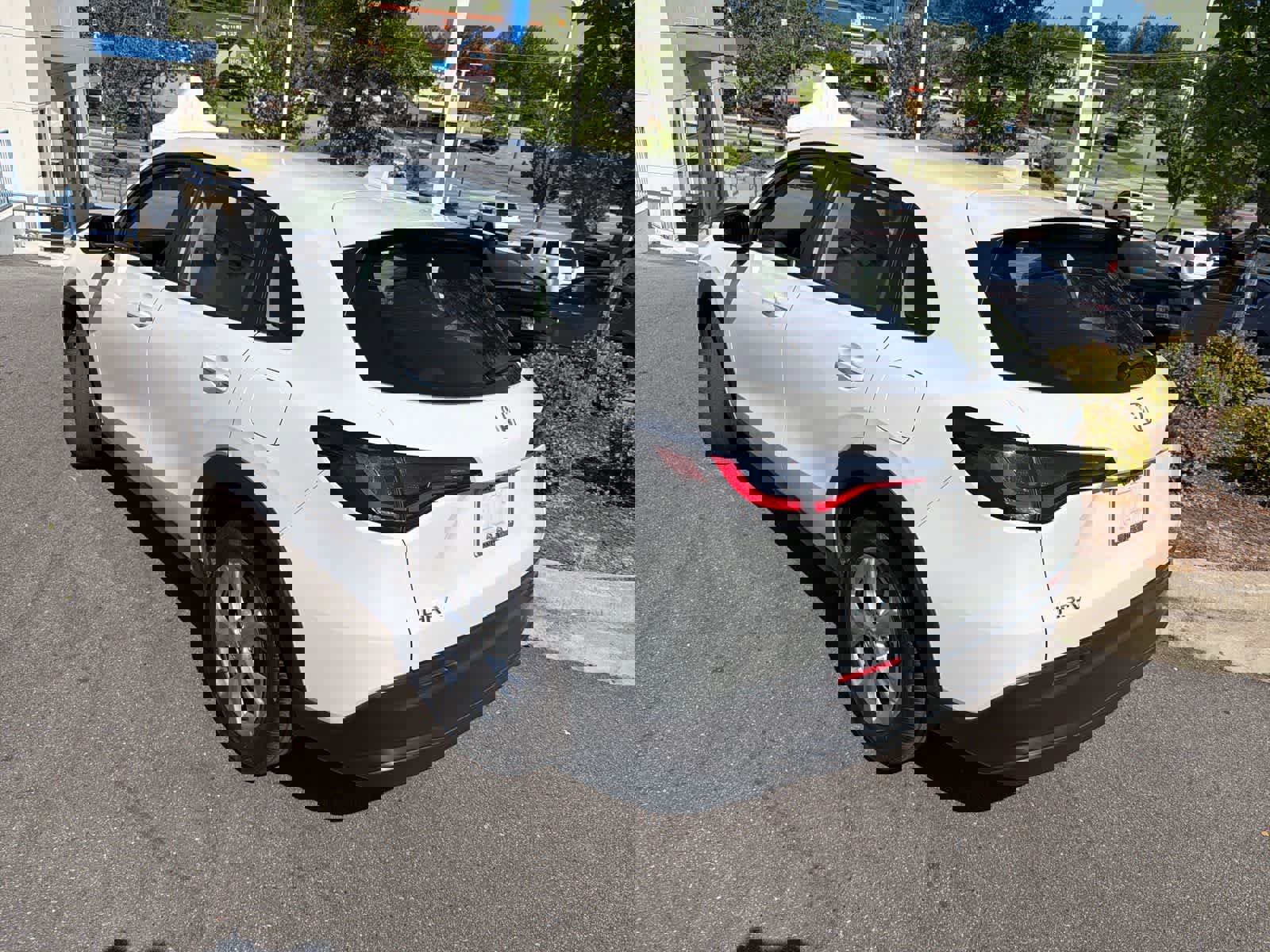 Used 2023 Honda HR-V LX image 8