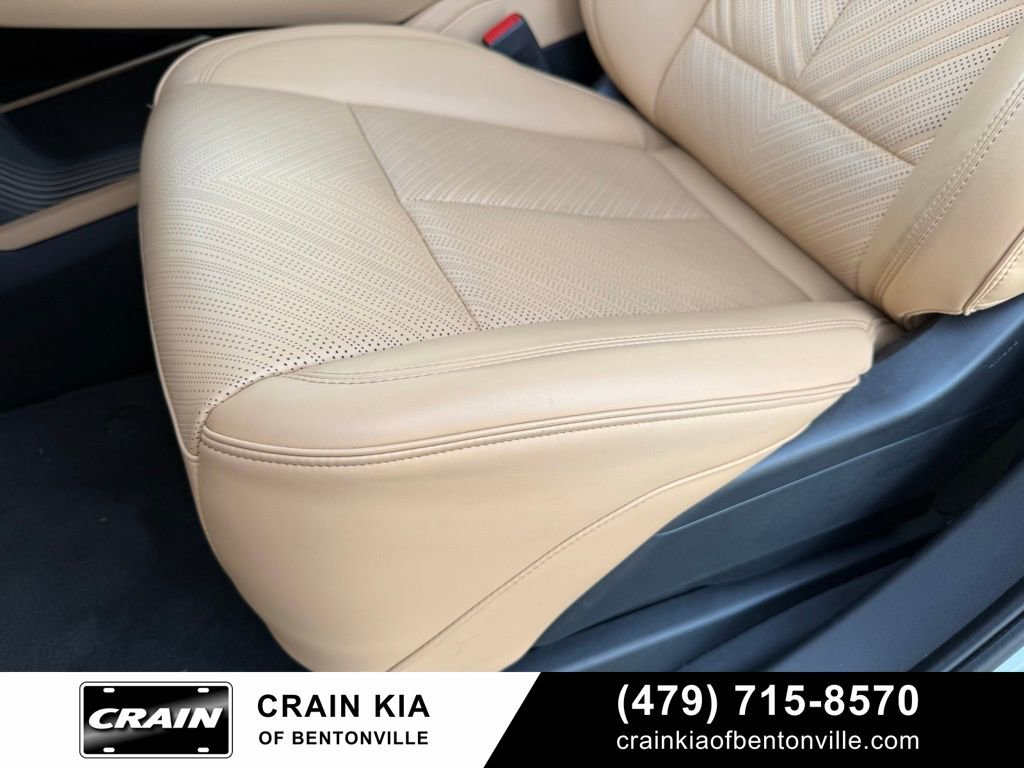 Used 2026 Cadillac Escalade IQL Luxury image 24
