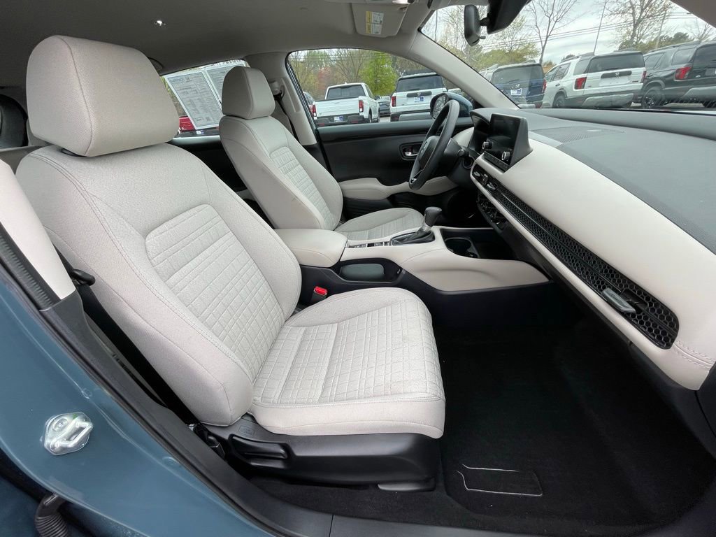 Certified 2025 Honda HR-V LX image 32