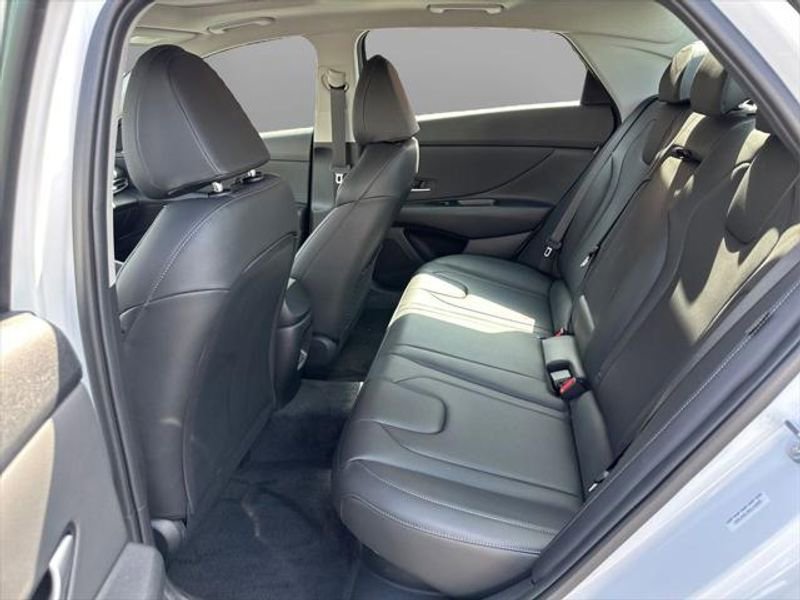 New 2025 Hyundai Elantra Limited image 14