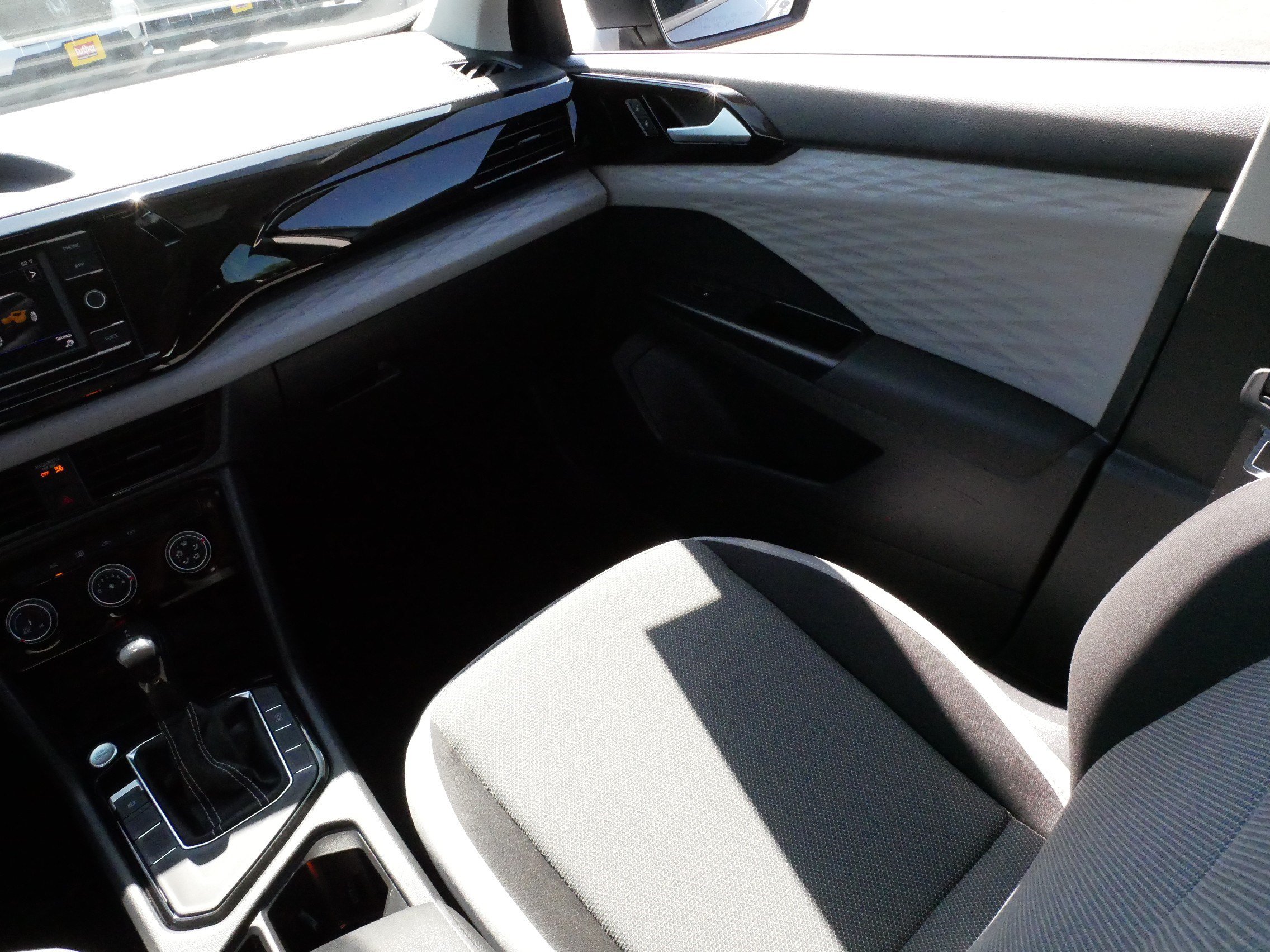 Used 2023 Volkswagen Taos S FWD image 11