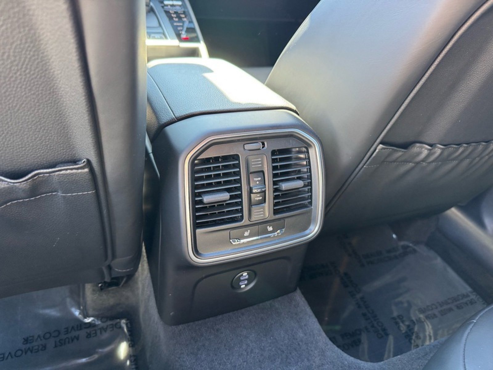 Used 2024 Porsche Macan image 19