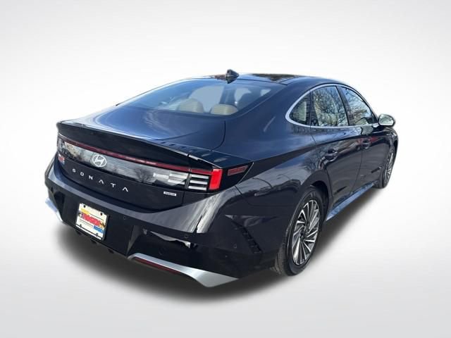 Used 2024 Hyundai Sonata Limited image 4
