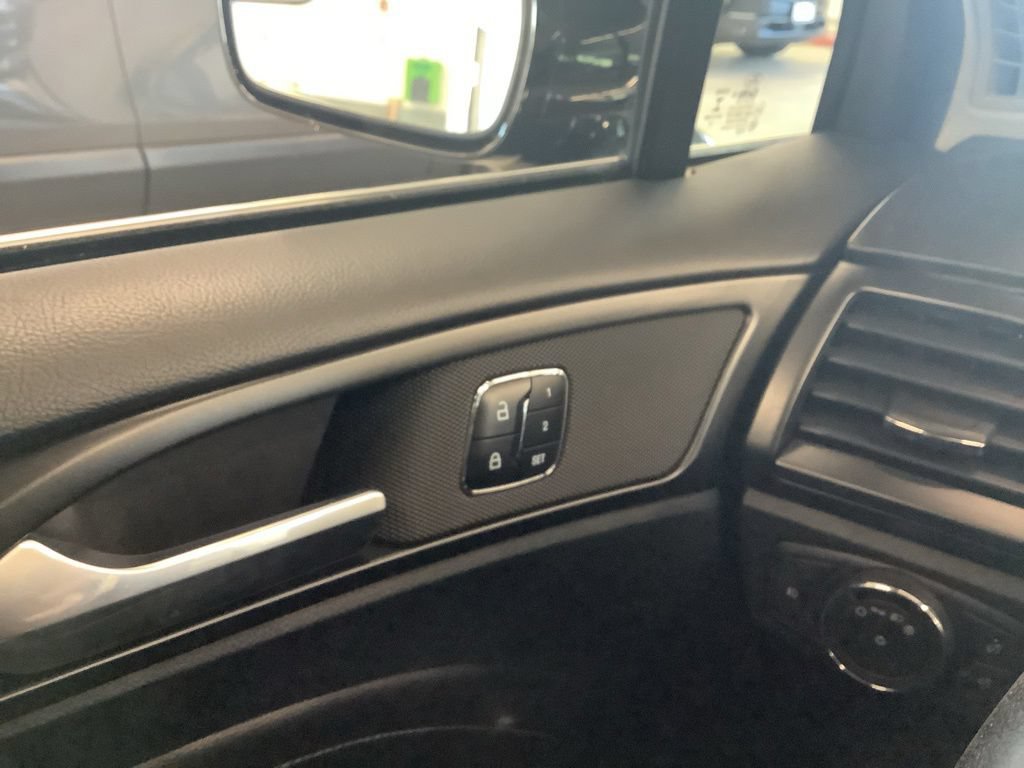Used 2017 Ford Fusion Titanium FWD image 29