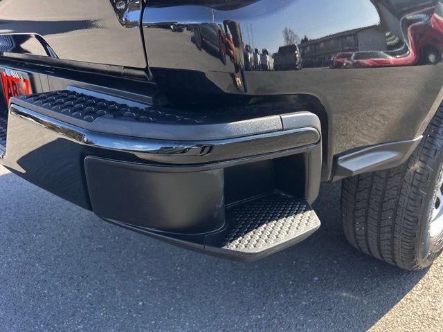 Used 2023 Chevrolet Colorado W/T image 9