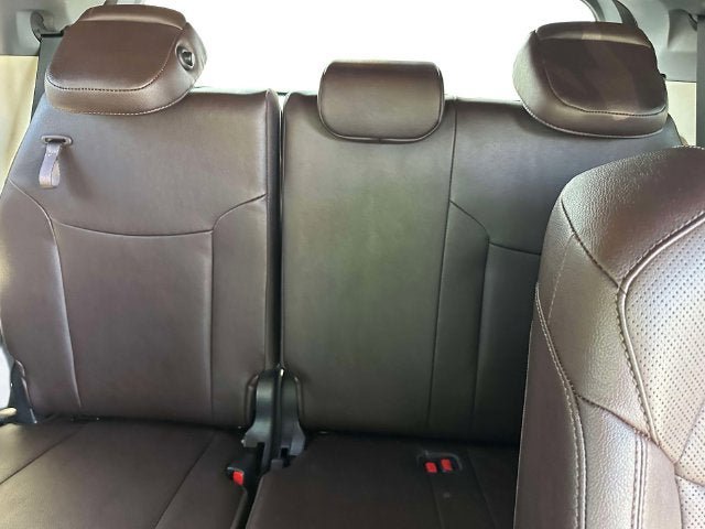 Used 2023 Toyota Sienna Platinum AWD/4WD image 22