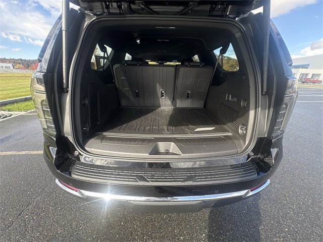 New 2026 Chevrolet Suburban LT image 27