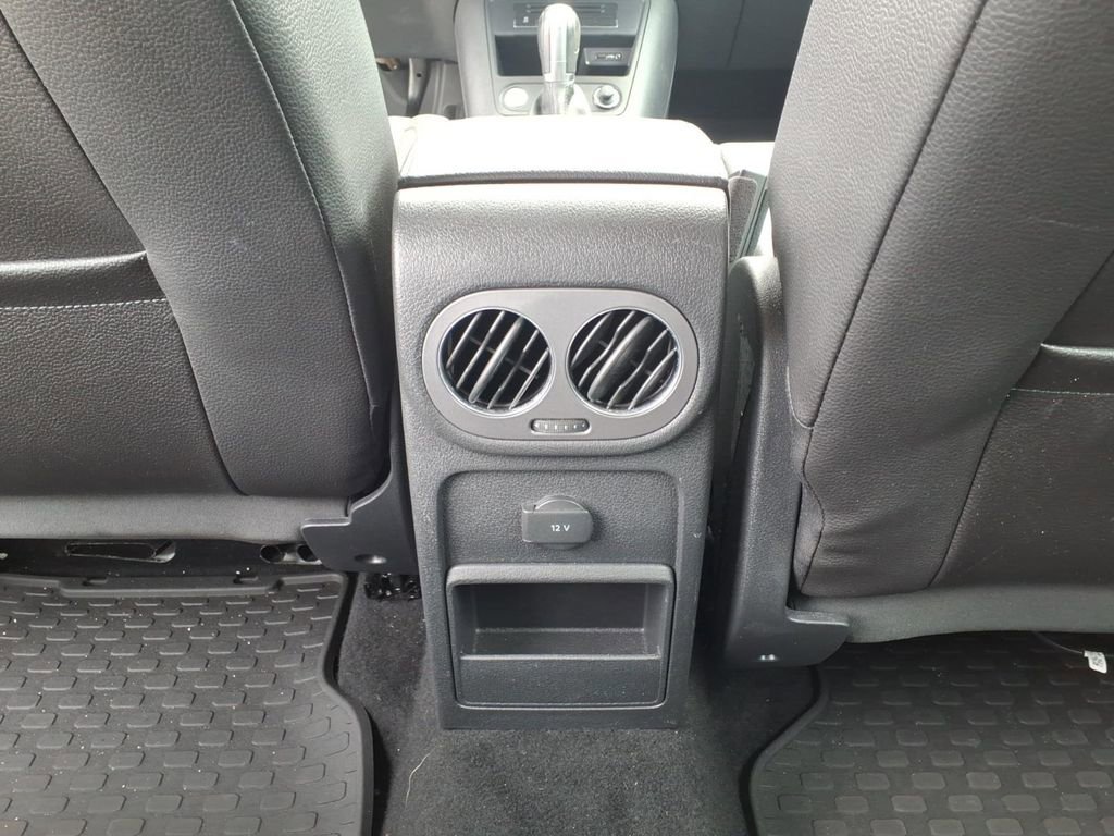 Used 2017 Volkswagen Tiguan S image 6