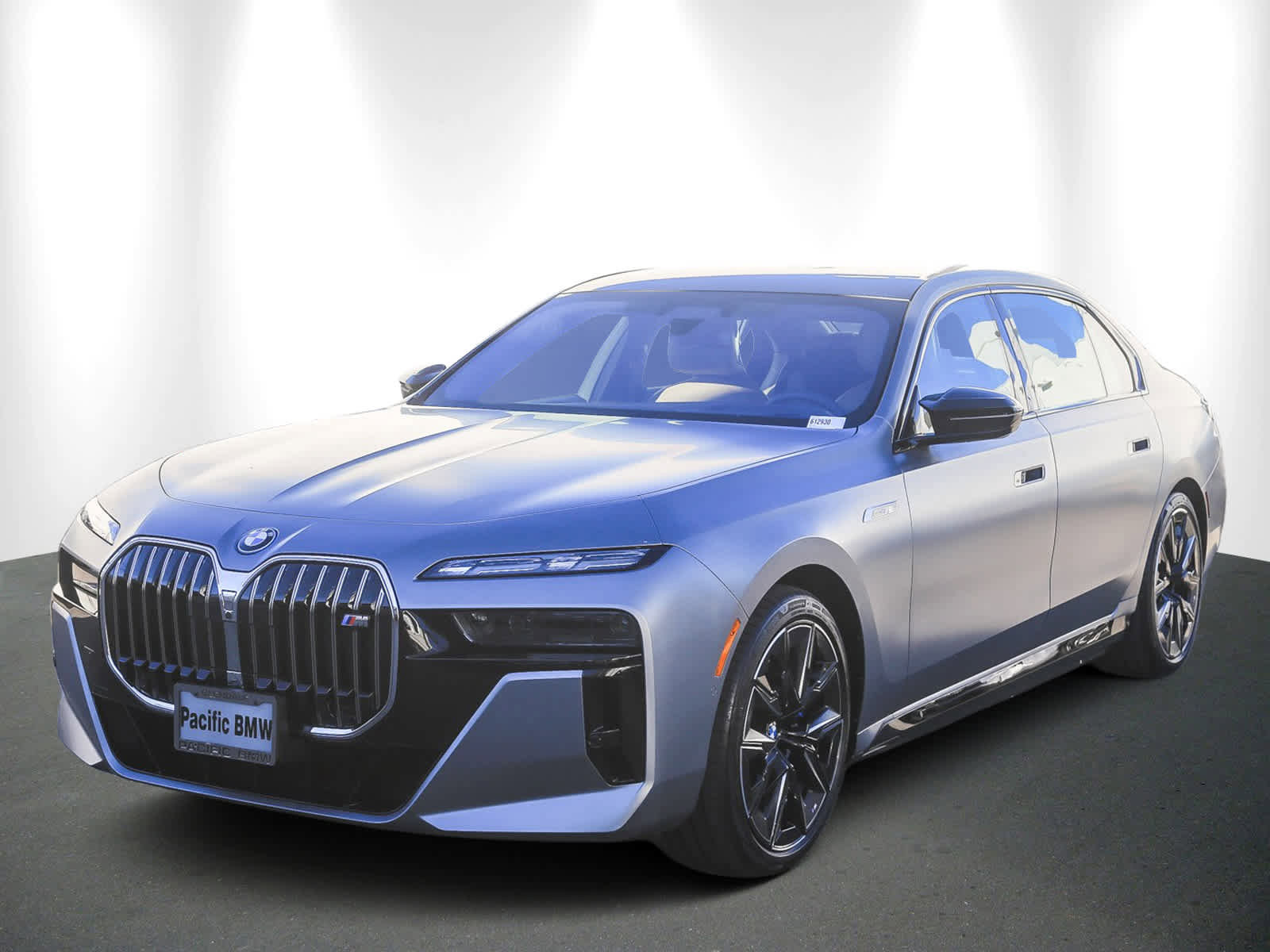 Used 2025 BMW i7 M70 w/ Executive Package image 3