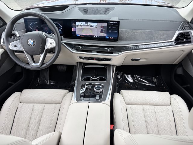 Used 2025 BMW X7 xDrive40i w/ Premium Package AWD/4WD image 17