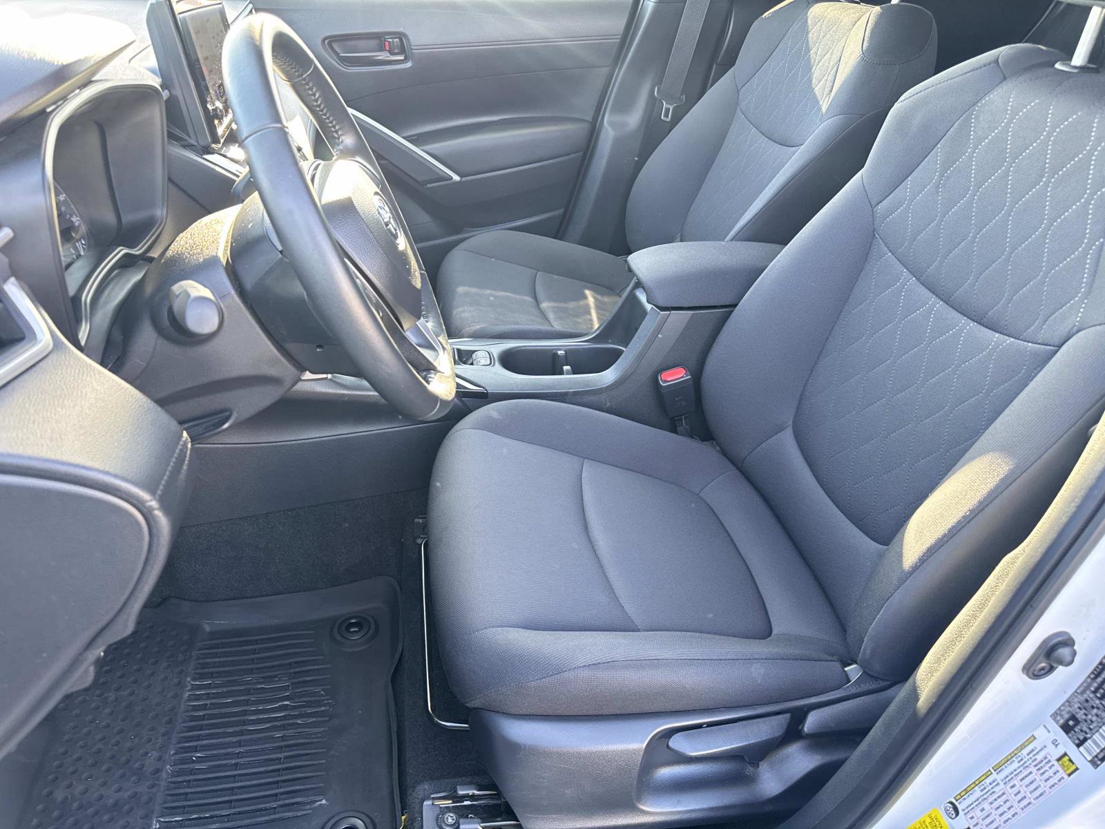 Used 2024 Toyota Corolla Cross LE image 17