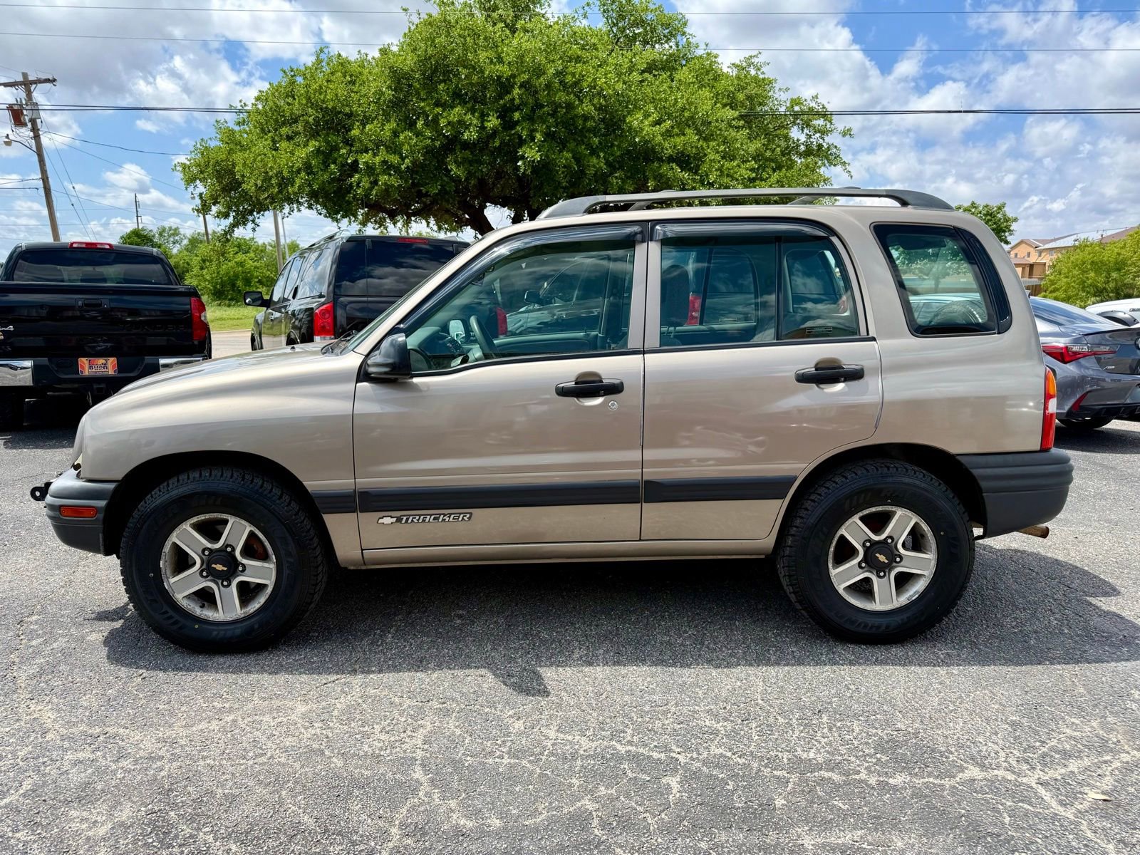Used 2002 Chevrolet Tracker 4WD w/ Preferred Equipment Group image 6