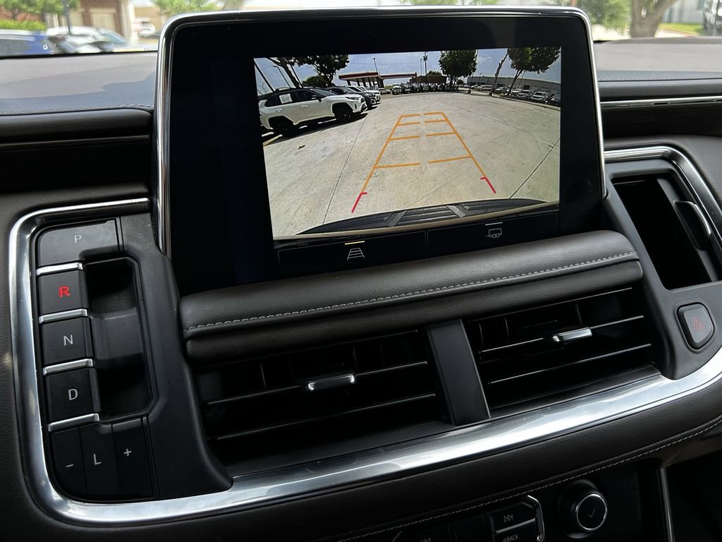 Used 2024 Chevrolet Suburban LT RWD image 19