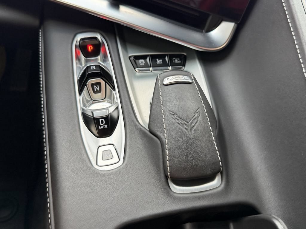 Used 2024 Chevrolet Corvette Stingray Premium Conv w/ Z51 Performance Package RWD image 27